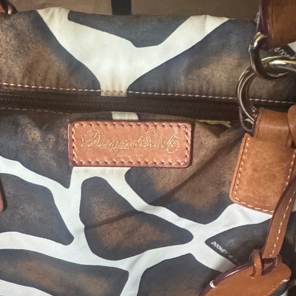 Dooney & Bourke Giraffe print shoulder bag GUC - Picture 2 of 12